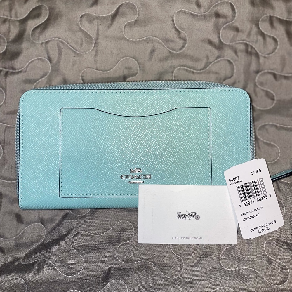 Coach cross grain accordion zip wallet
